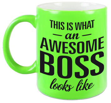 Awesome boss fluor groene cadeau mok / beker voor werkgever 330 ml - feest mokken