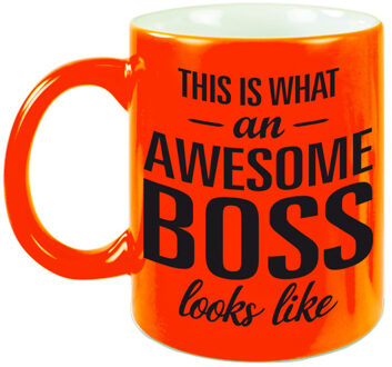 Awesome boss fluor oranje cadeau mok / beker voor werkgever 330 ml - feest mokken