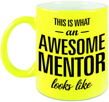 Awesome mentor cadeau mok / beker neon geel voor leraar 330 ml - feest mokken