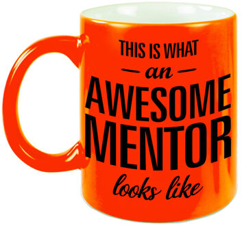 Awesome mentor cadeau mok / beker neon oranje voor leraar 330 ml - feest mokken