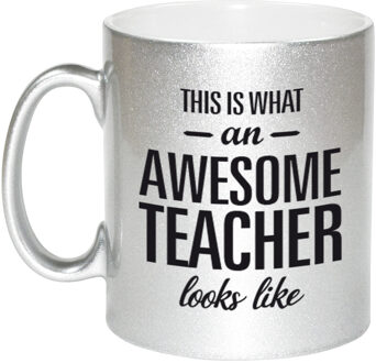 Awesome teacher cadeau zilveren mok / beker voor juf / meester 330 ml - feest mokken Zilverkleurig