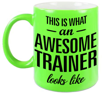Awesome trainer cadeau mok / beker neon groen 330 ml - feest mokken