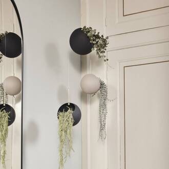 AYTM Globe bloempot, hangend, Ø 17 cm, zwart, aluminium zwart, goud