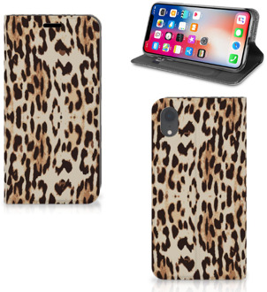 B2Ctelecom Bookcover iPhone XR met magneetsluiting Leopard