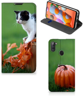 B2Ctelecom Hoesje Samsung Galaxy M11 | A11 Flip Case Kitten