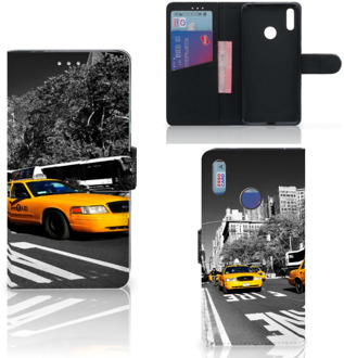 B2Ctelecom Huawei Y7 (2019) Flip Cover New York Taxi