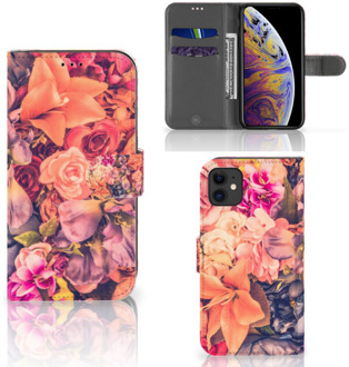 B2Ctelecom iPhone 11 Hoesje Bosje Bloemen