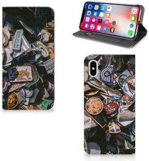 B2Ctelecom iPhone Xs Max Uniek Standcase Hoesje Badges