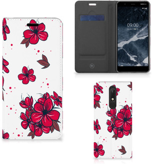 B2Ctelecom Nokia 5.1 (2018) Smart Cover Blossom Rood