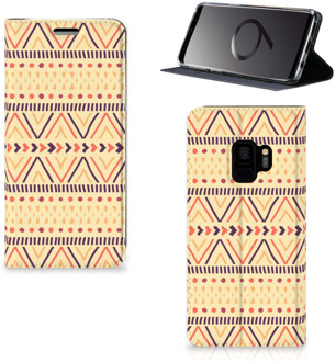 B2Ctelecom Samsung Galaxy S9 Smartcover Aztec Yellow