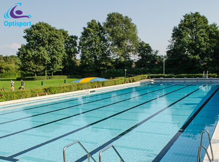 Banenzwemmen bij Zwembad de Wijzend