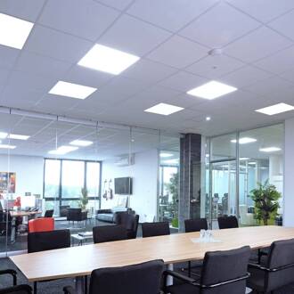 Basic Office LED paneel, 62x62 cm, 4.000 K verkeerswit (RAL 9016)
