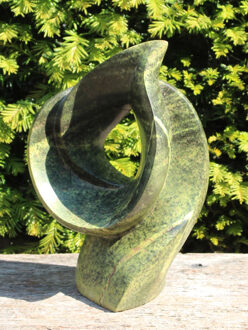 Beeld natuursteen Lovely little, 32 cm