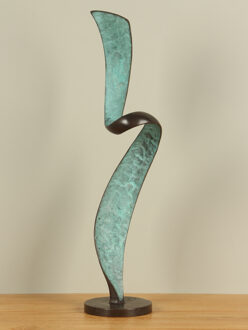 Beeld uit brons Swirl, 56 cm.