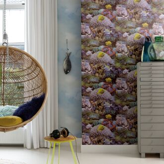 Behang Good Vibes Coral and Tropical Fish geel en paars Multikleur