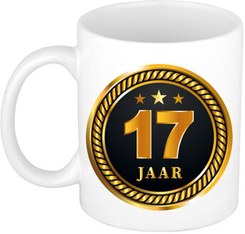 Bellatio Decorations 17 jaar jubileum/ verjaardag cadeau beker met zwart/ gouden medaille - feest mokken