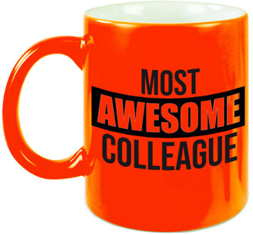 Bellatio Decorations 1x stuks collega cadeau mok / beker neon oranje most awesome colleague