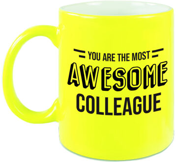 Bellatio Decorations 1x stuks personeel / collega cadeau mok neon geel / you are the most awesome colleague - feest mokken