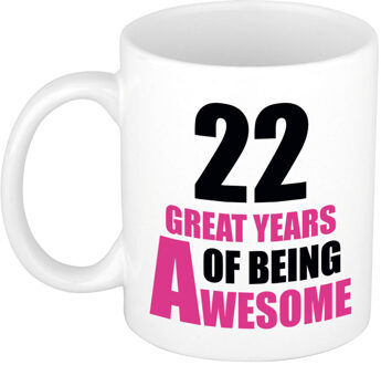 Bellatio Decorations 22 great years of being awesome cadeau mok / beker wit en roze - verjaardagscadeau 22 jaar - feest mokken