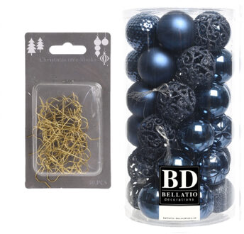 Bellatio Decorations 37x stuks kunststof kerstballen donkerblauw 6 cm inclusief gouden kerstboomhaakjes - Kerstbal