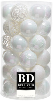 Bellatio Decorations 37x stuks kunststof kerstballen parelmoer wit 6 cm inclusief kerstbalhaakjes