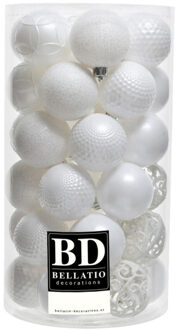 Bellatio Decorations 37x stuks kunststof kerstballen wit 6 cm inclusief kerstbalhaakjes