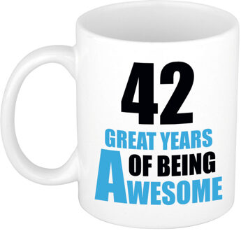 Bellatio Decorations 42 great years of being awesome cadeau mok / beker wit en blauw - verjaardagscadeau 42 jaar - feest mokken