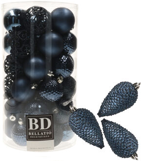 Bellatio Decorations 43x stuks kunststof kerstballen en dennenappel ornamenten donkerblauw