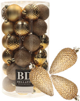 Bellatio Decorations 43x stuks kunststof kerstballen en dennenappel ornamenten goud
