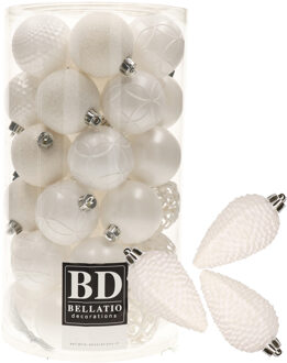 Bellatio Decorations 43x stuks kunststof kerstballen en dennenappel ornamenten wit