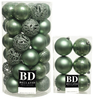 Bellatio Decorations 43x stuks kunststof kerstballen salie groen 6 en 8 cm glans/mat/glitter mix - Kerstbal