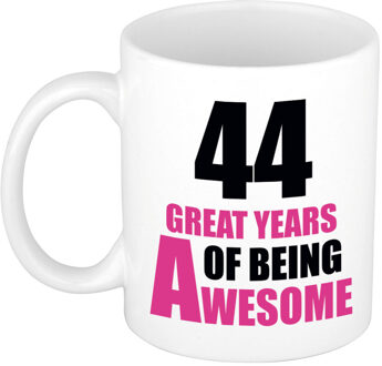 Bellatio Decorations 44 great years of being awesome cadeau mok / beker wit en roze - verjaardagscadeau 44 jaar - feest mokken