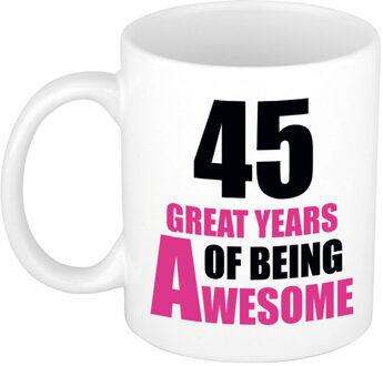 Bellatio Decorations 45 great years of being awesome cadeau mok / beker wit en roze