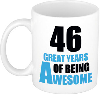 Bellatio Decorations 46 great years of being awesome cadeau mok / beker wit en blauw - verjaardagscadeau 46 jaar - feest mokken