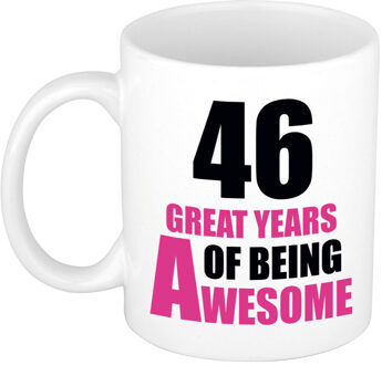 Bellatio Decorations 46 great years of being awesome cadeau mok / beker wit en roze - verjaardagscadeau 46 jaar - feest mokken