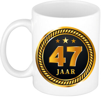 Bellatio Decorations 47 jaar thema koffiemok Medaille - jubileum - verjaardag - zwart met goud - Cadeau beker