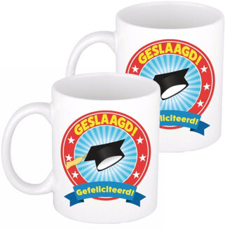 Bellatio Decorations 4x stuks geslaagd gefeliciteerd mok / beker 300 ml - Cadeau - Feestartikelen