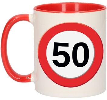 Bellatio Decorations 50 jaar verkeersbord Koffiemok - Beker - rood/wit - 300 ml - Cadeau - Abraham - Sara - Verjaardag