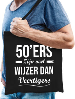 Bellatio Decorations 50ers zijn veel wijzer dan veertigers kado / verjaardag tas 50 jaar / Abraham zwart voor heren - Feest Boodschappentasse