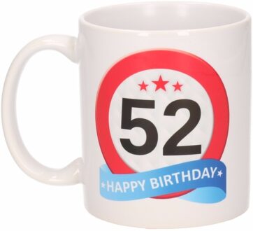 Bellatio Decorations 52 jaar Verjaardag koffiemok - cadeau beker - stopbord print - 300 ml - keramiek - wit