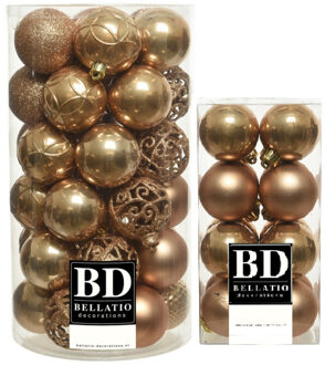 Bellatio Decorations 53x stuks kunststof kerstballen camel bruin 4 en 6 cm glans/mat/glitter mix