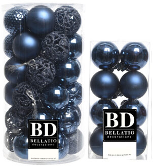 Bellatio Decorations 53x stuks kunststof kerstballen donkerblauw 6 en 8 cm mix