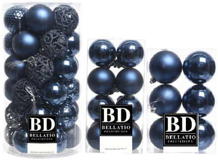 Bellatio Decorations 59x stuks kunststof kerstballen donkerblauw 4, 6 en 8 cm mix - Kerstbal