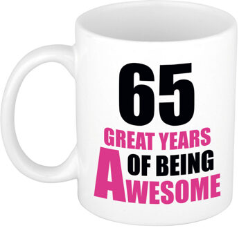 Bellatio Decorations 65 great years of being awesome cadeau mok / beker wit en roze - verjaardagscadeau 65 jaar - feest mokken