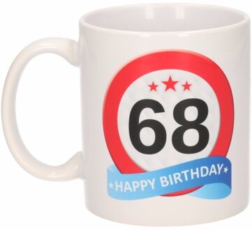 Bellatio Decorations 68 jaar Verjaardag koffiemok - cadeau beker - stopbord print - 300 ml - keramiek - wit