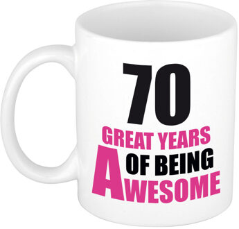 Bellatio Decorations 70 great years of being awesome cadeau mok / beker wit en roze - verjaardagscadeau 70 jaar - feest mokken