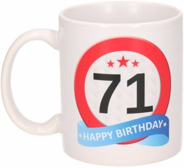 Bellatio Decorations 71 jaar Verjaardag koffiemok - cadeau beker - stopbord print - 300 ml - keramiek - wit