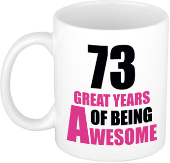 Bellatio Decorations 73 great years of being awesome cadeau mok / beker wit en roze - verjaardagscadeau 73 jaar - feest mokken