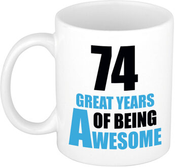 Bellatio Decorations 74 great years of being awesome cadeau mok / beker wit en blauw - verjaardagscadeau 74 jaar - feest mokken