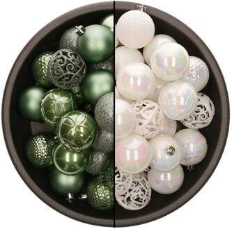 Bellatio Decorations 74x stuks kunststof kerstballen mix salie groen en parelmoer wit 6 cm